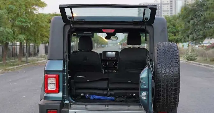 Mahindra Thar Old (Closed Roof)